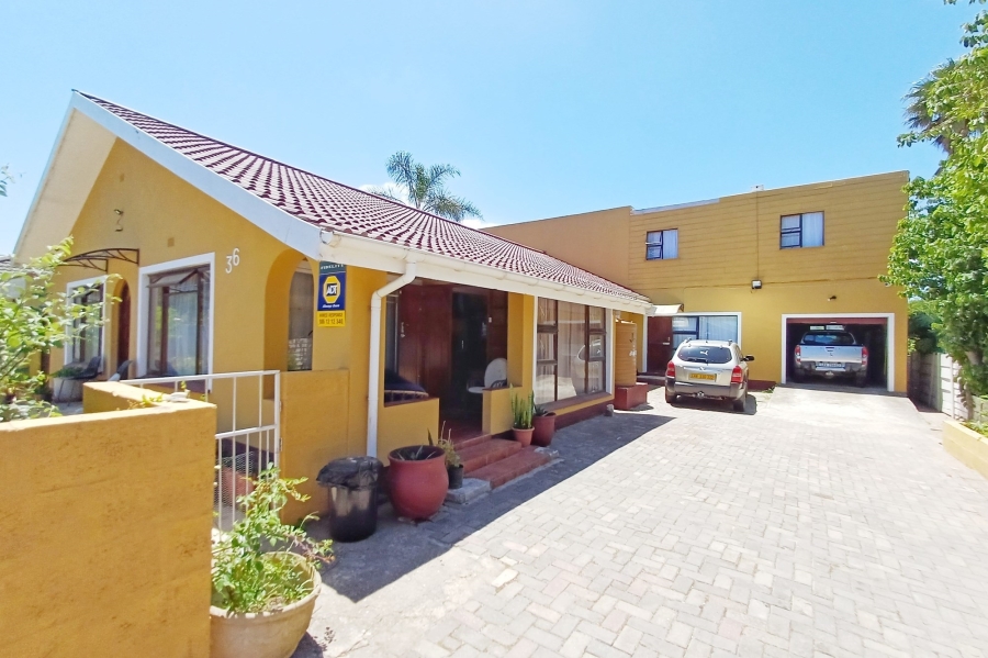 3 Bedroom Property for Sale in Levallia Western Cape